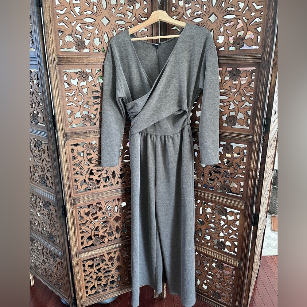 Express Gray Long Sleeve Wrap Jumpsuit – Wide Leg Surplice Bodice,‎ Size Small